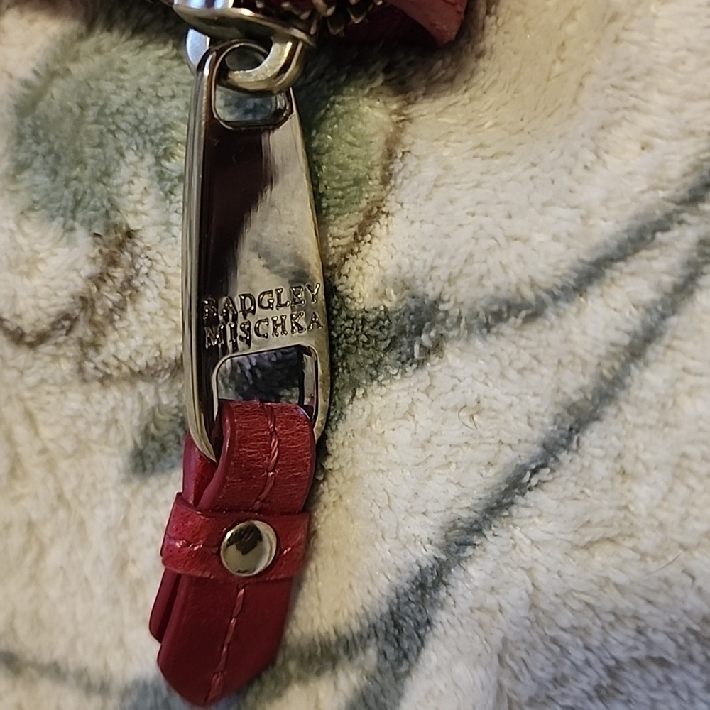 🎀Badgley Mischka Wallet.🎀 - Picture 4 of 6